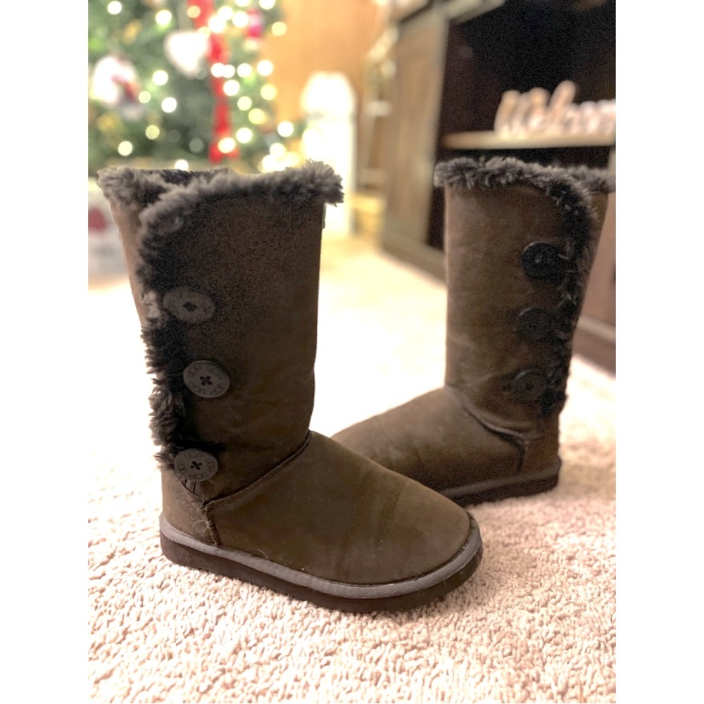 💕PRICE DROP💕 Tall Bailey Button Brown UGG Boots